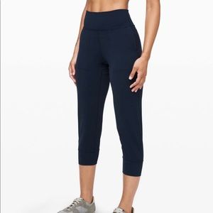 ❌❌SOLD❌❌Align cropped leggings